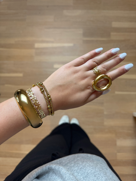 Flower bangle